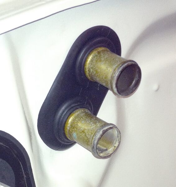File:3dba08e4 grommet02.jpg