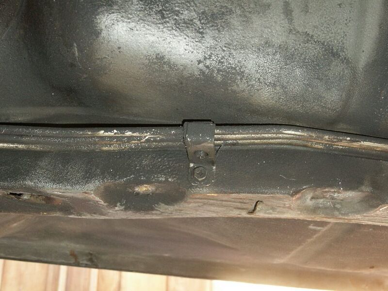 File:B04221a4 Fuel-lines-02-w.jpg