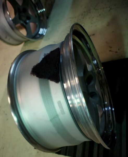 File:2e857e82 wheel reseal001.jpg