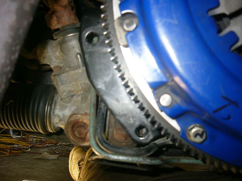 File:D0d94180 Z32-tranny-bracket.jpg